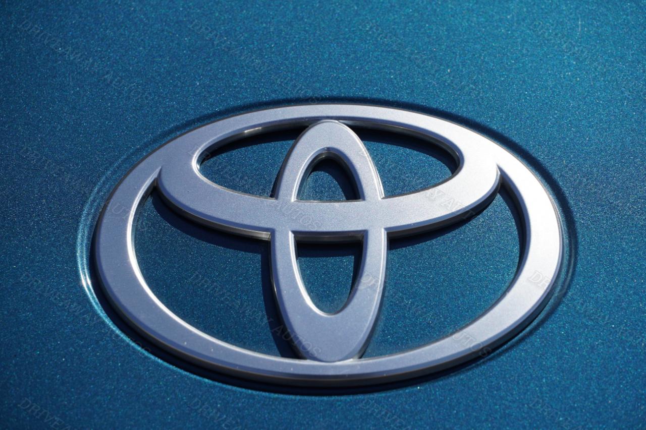 Toyota Camry XLE (Natl) 2025