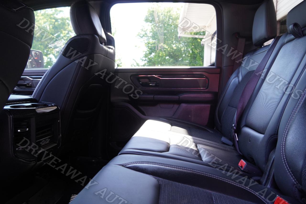 RAM 1500 Big Horn 4x4 Crew Cab 6'4" Box 2021