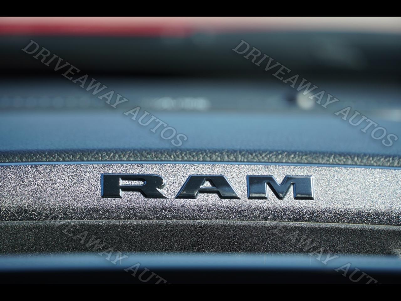 RAM 1500 Big Horn 4x4 Crew Cab 6'4" Box 2021