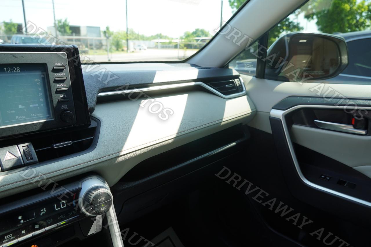 Toyota RAV4 XLE Premium FWD (Natl) 2019
