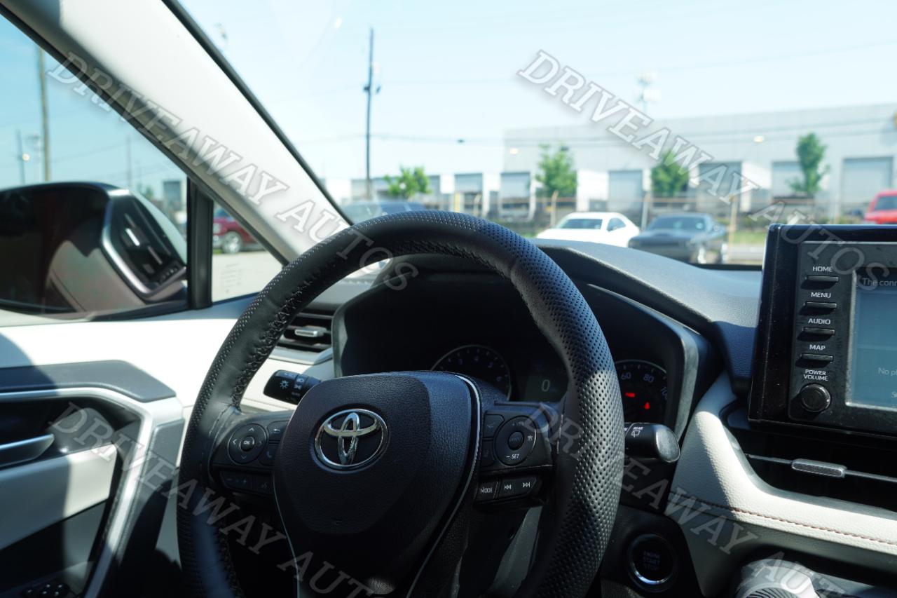 Toyota RAV4 XLE Premium FWD (Natl) 2019