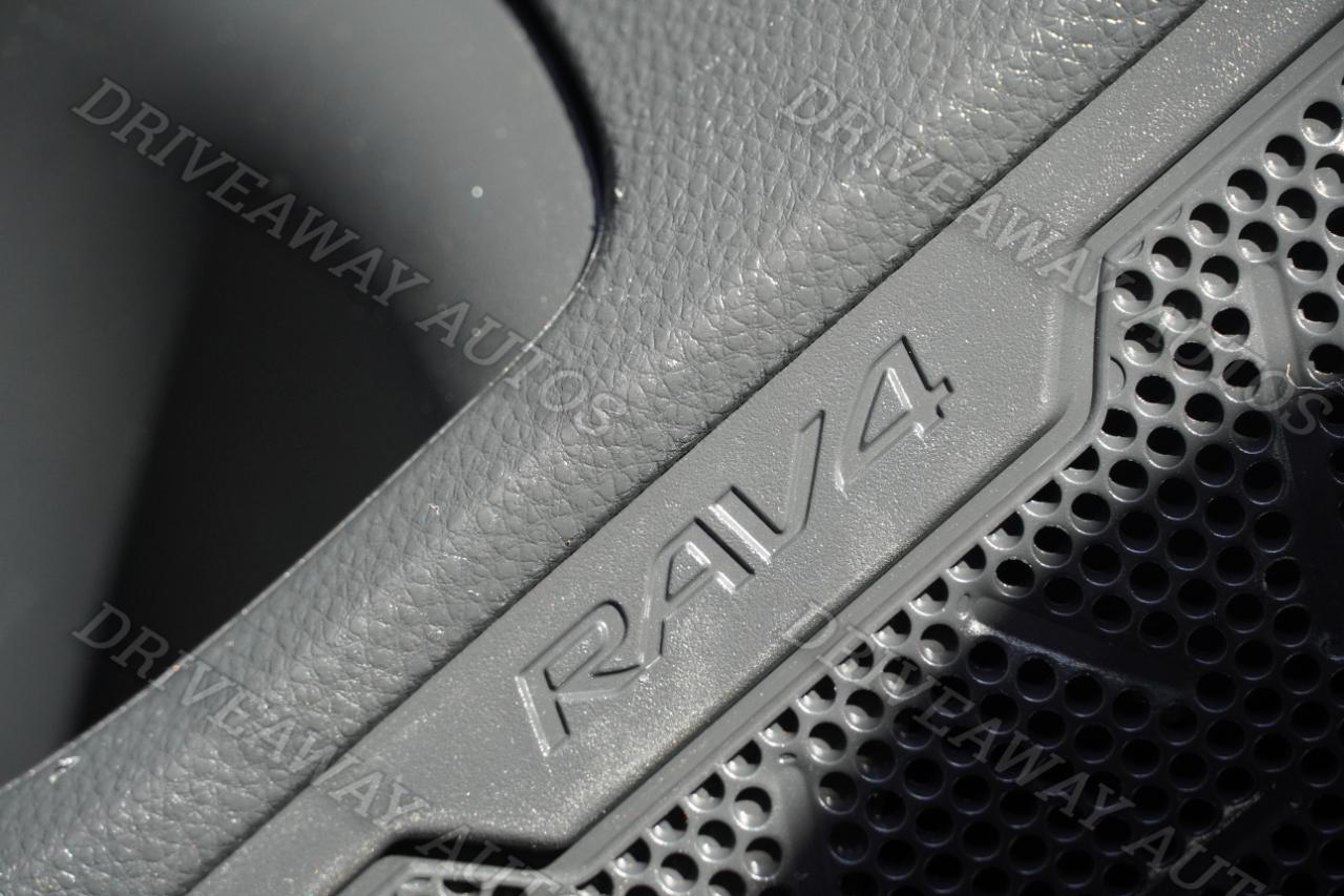 Toyota RAV4 XLE Premium FWD (Natl) 2019