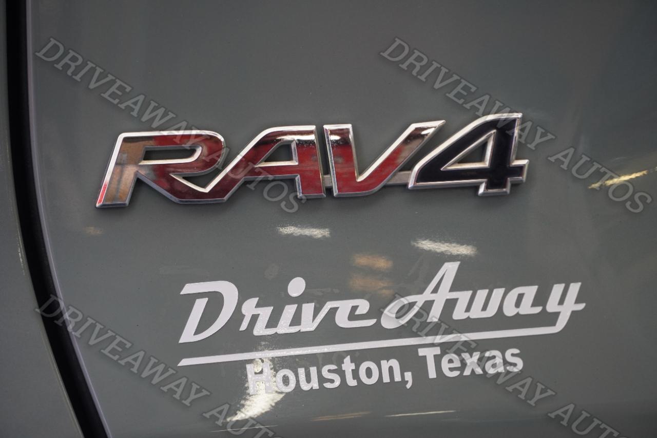 Toyota RAV4 XLE Premium FWD (Natl) 2019