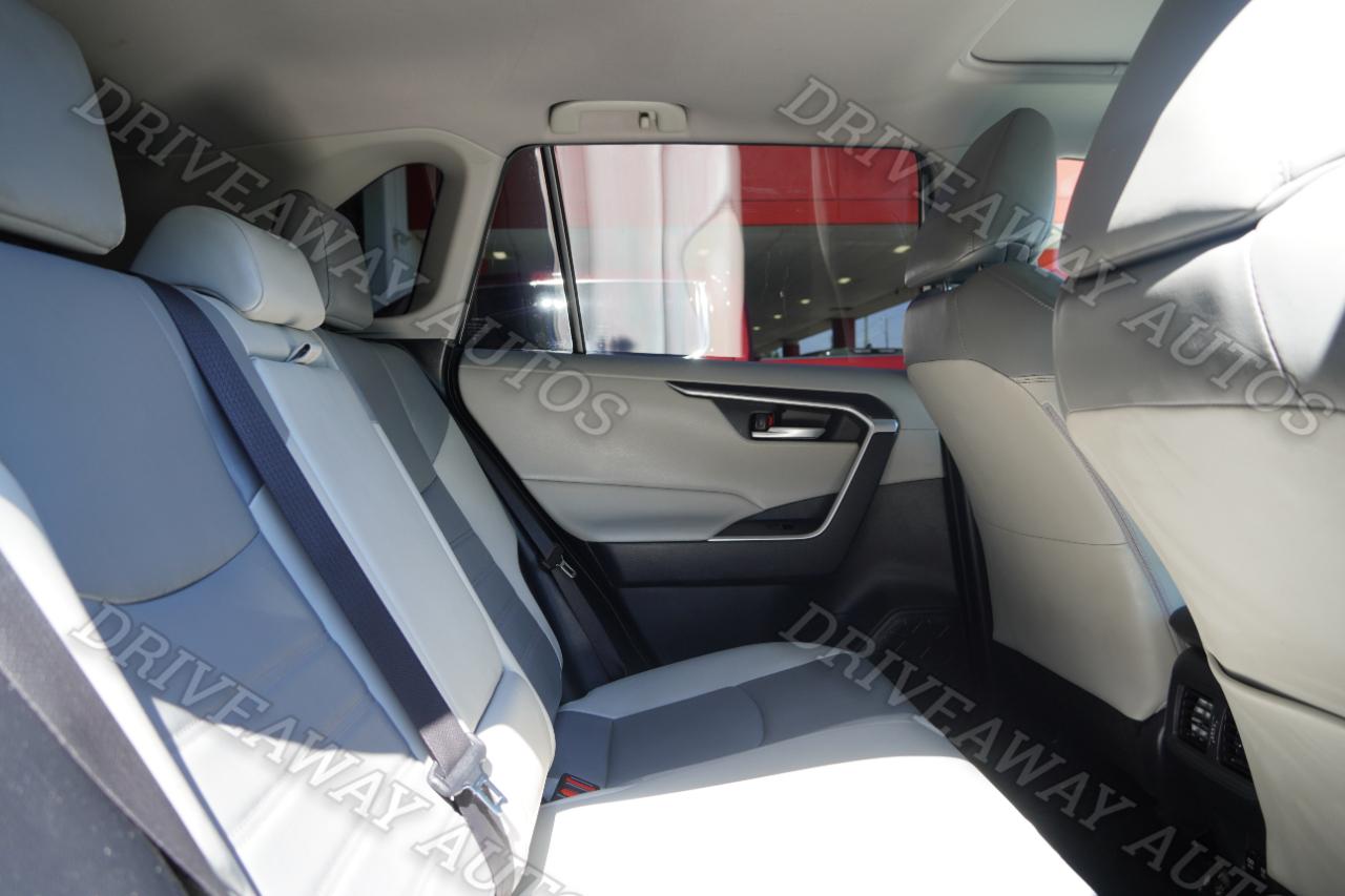 Toyota RAV4 XLE Premium FWD (Natl) 2019