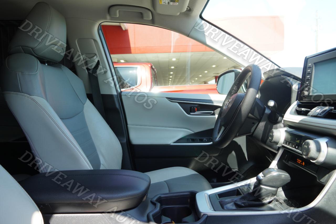 Toyota RAV4 XLE Premium FWD (Natl) 2019