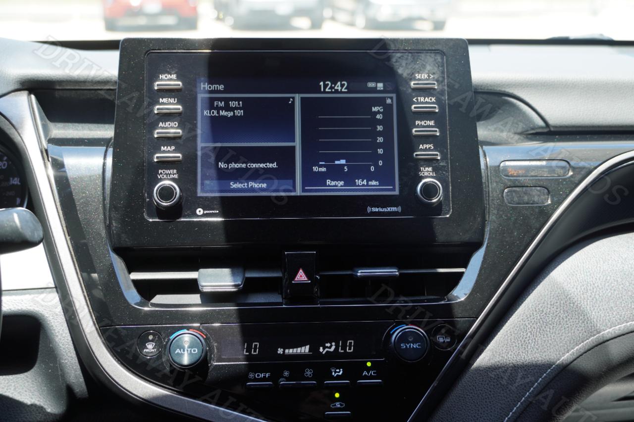 Toyota Camry SE Auto (Natl) 2022