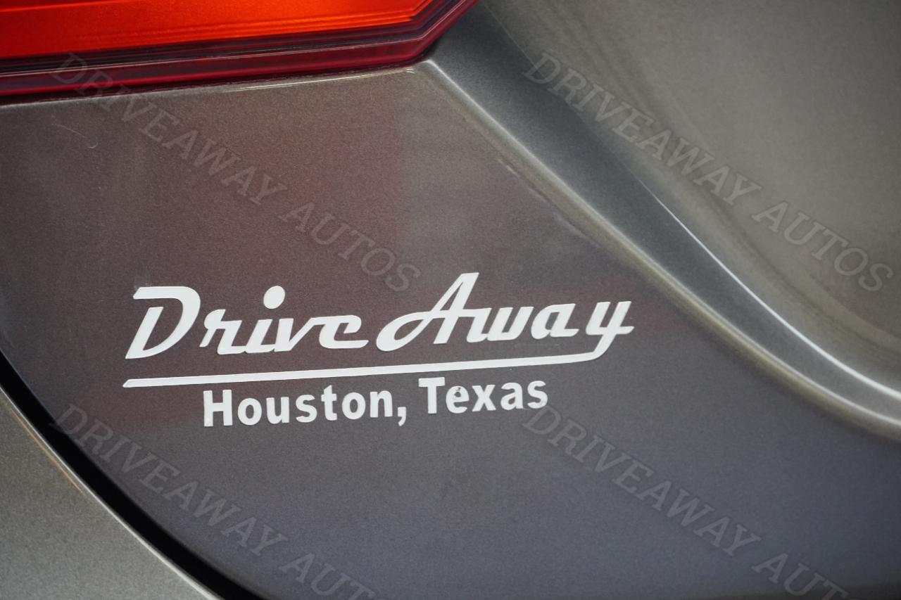 Toyota Camry SE Auto (Natl) 2022