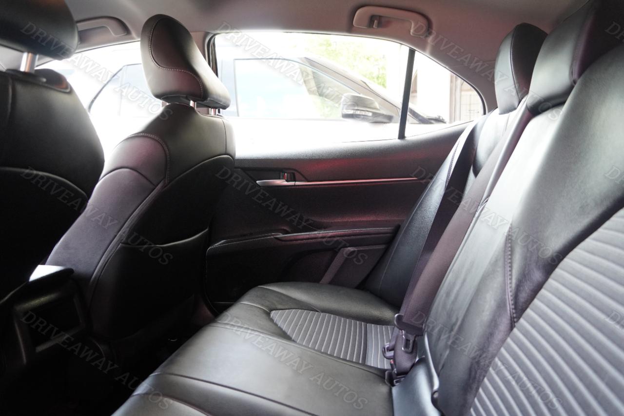 Toyota Camry Hybrid SE Nightshade CVT (Natl) 2023