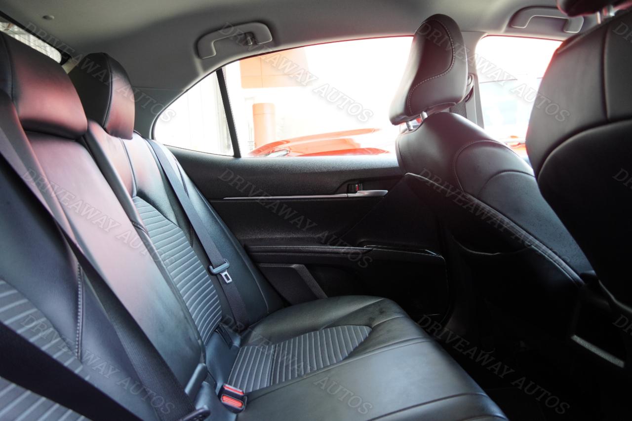 Toyota Camry Hybrid SE Nightshade CVT (Natl) 2023