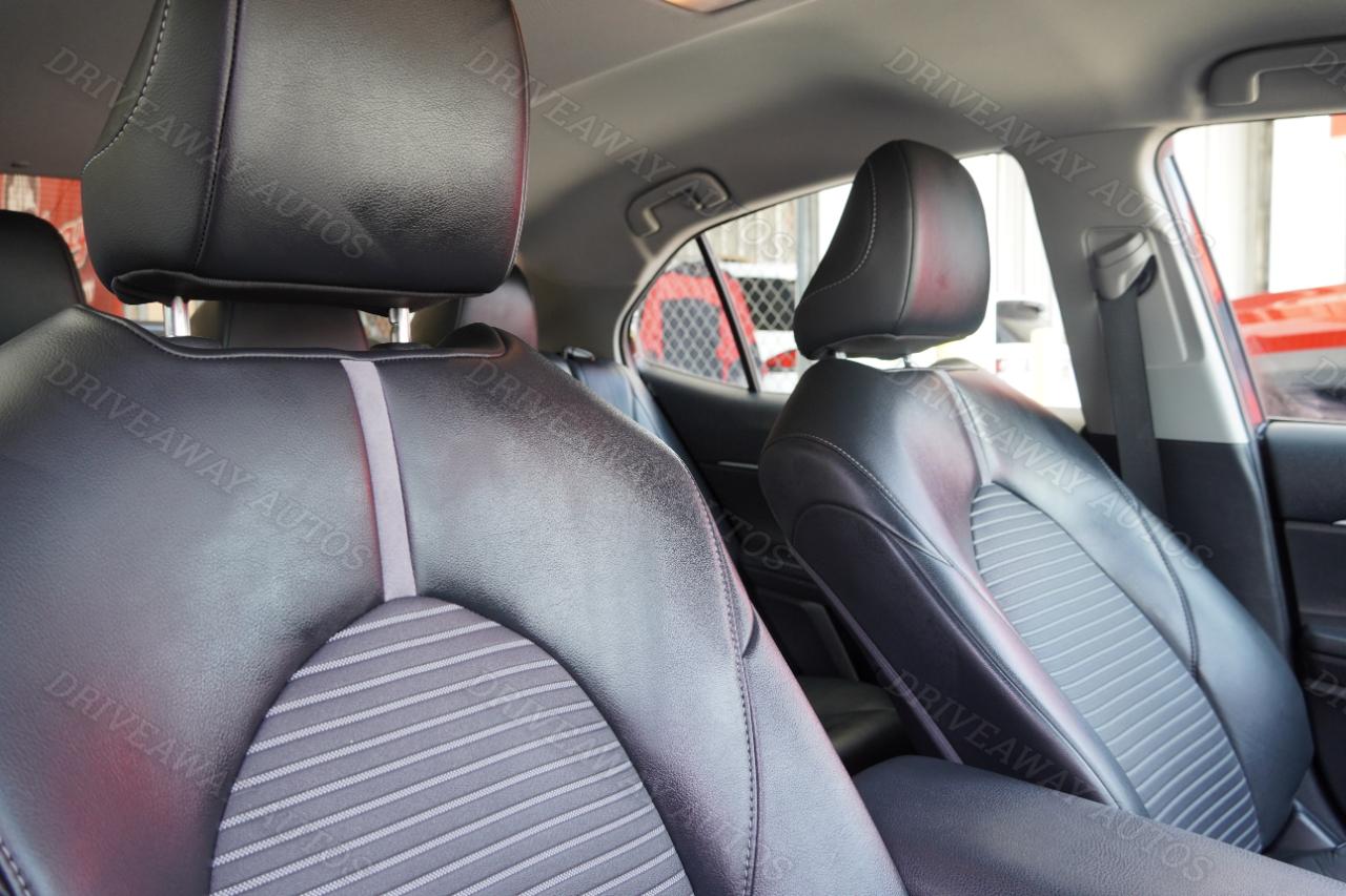 Toyota Camry Hybrid SE Nightshade CVT (Natl) 2023