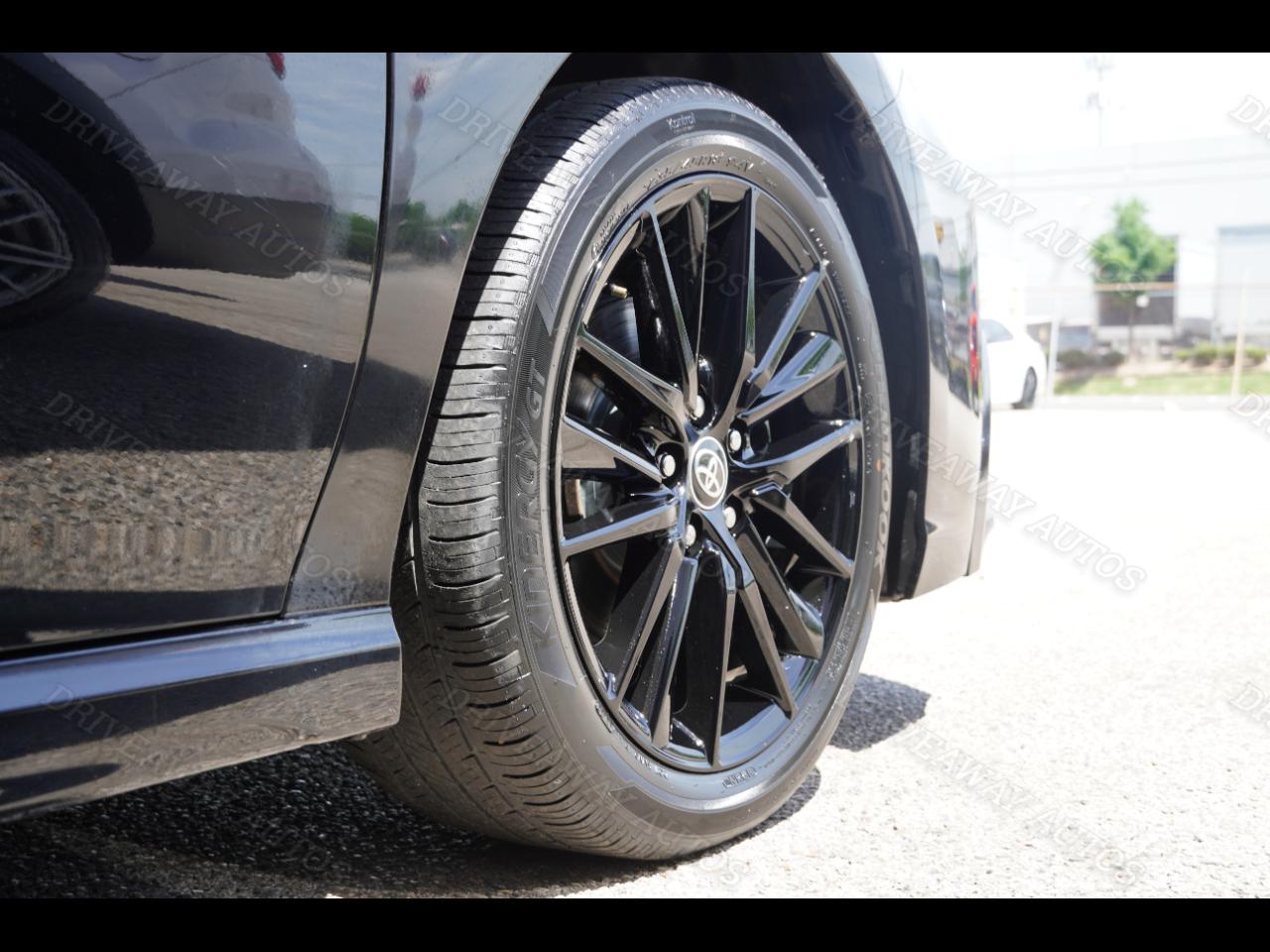 Toyota Camry Hybrid SE Nightshade CVT (Natl) 2023