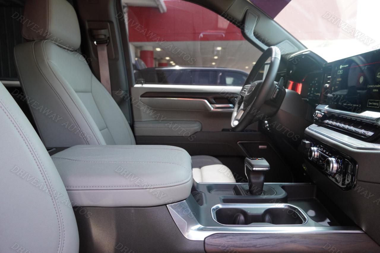 GMC Sierra 1500 2WD Crew Cab 147" SLT 2025