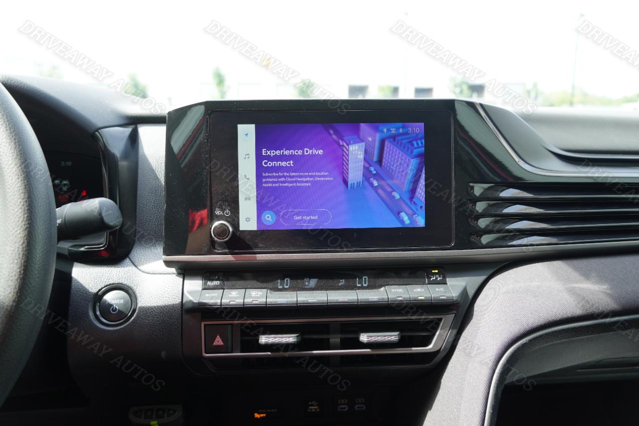 Toyota Camry XLE (Natl) 2025
