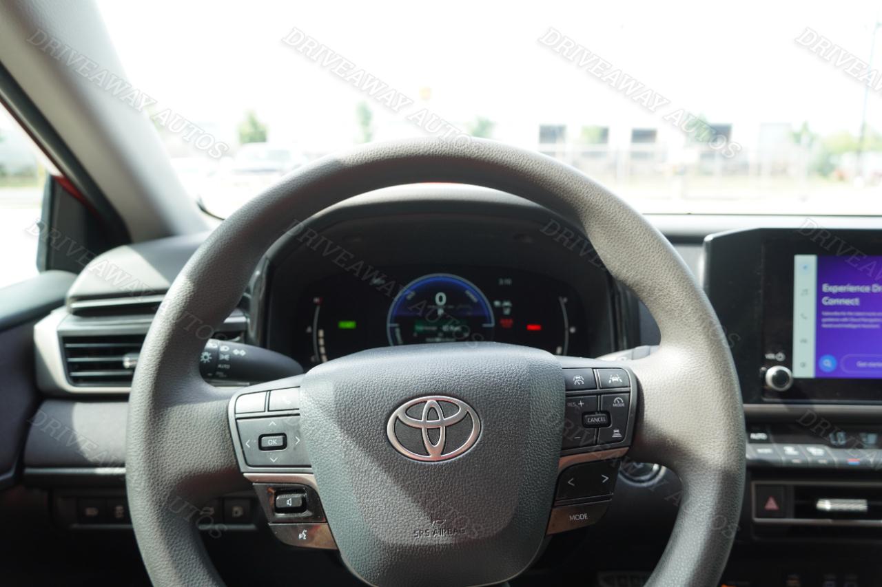 Toyota Camry XLE (Natl) 2025