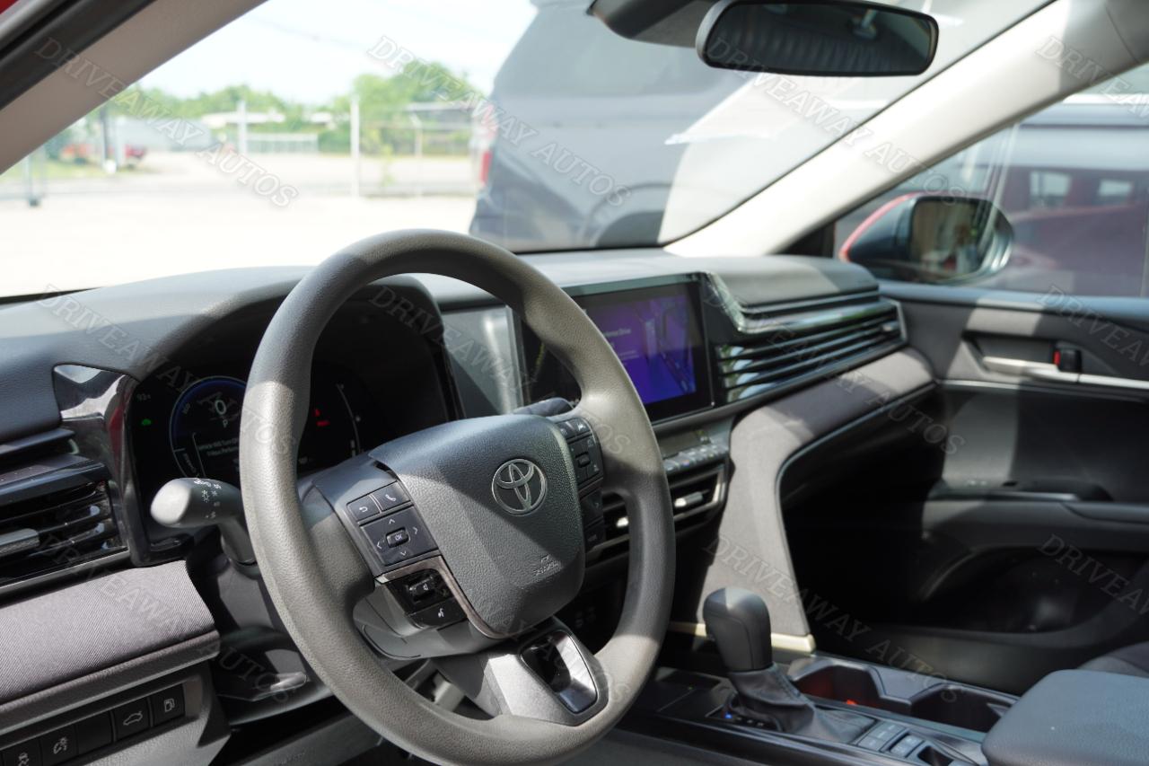 Toyota Camry XLE (Natl) 2025