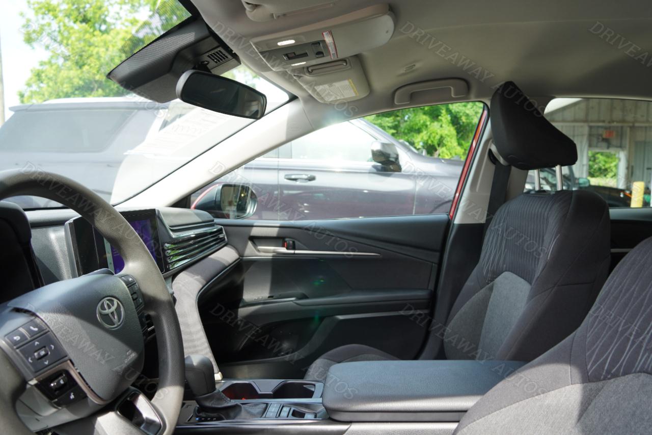 Toyota Camry XLE (Natl) 2025