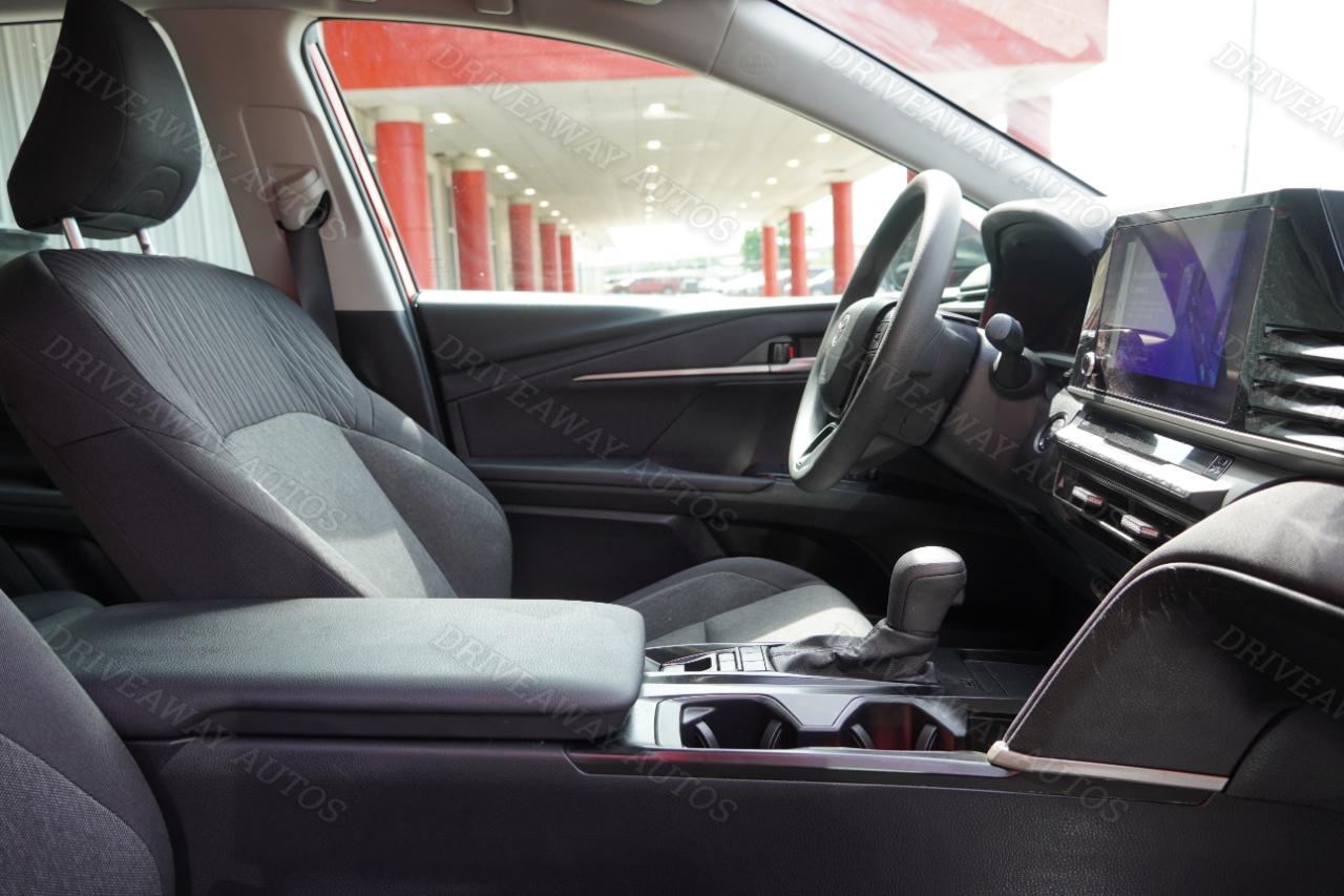 Toyota Camry XLE (Natl) 2025