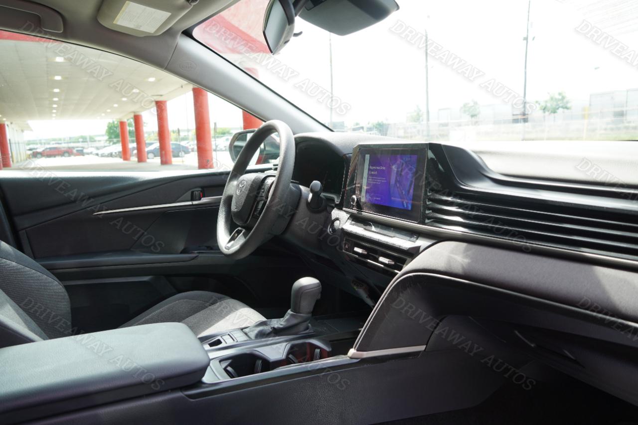 Toyota Camry XLE (Natl) 2025