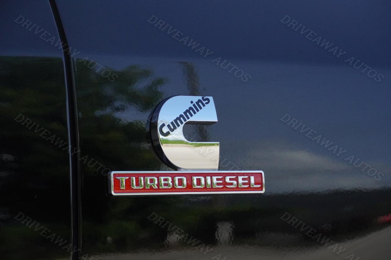 RAM 3500 Laramie 4x4 Crew Cab 8' Box 2024