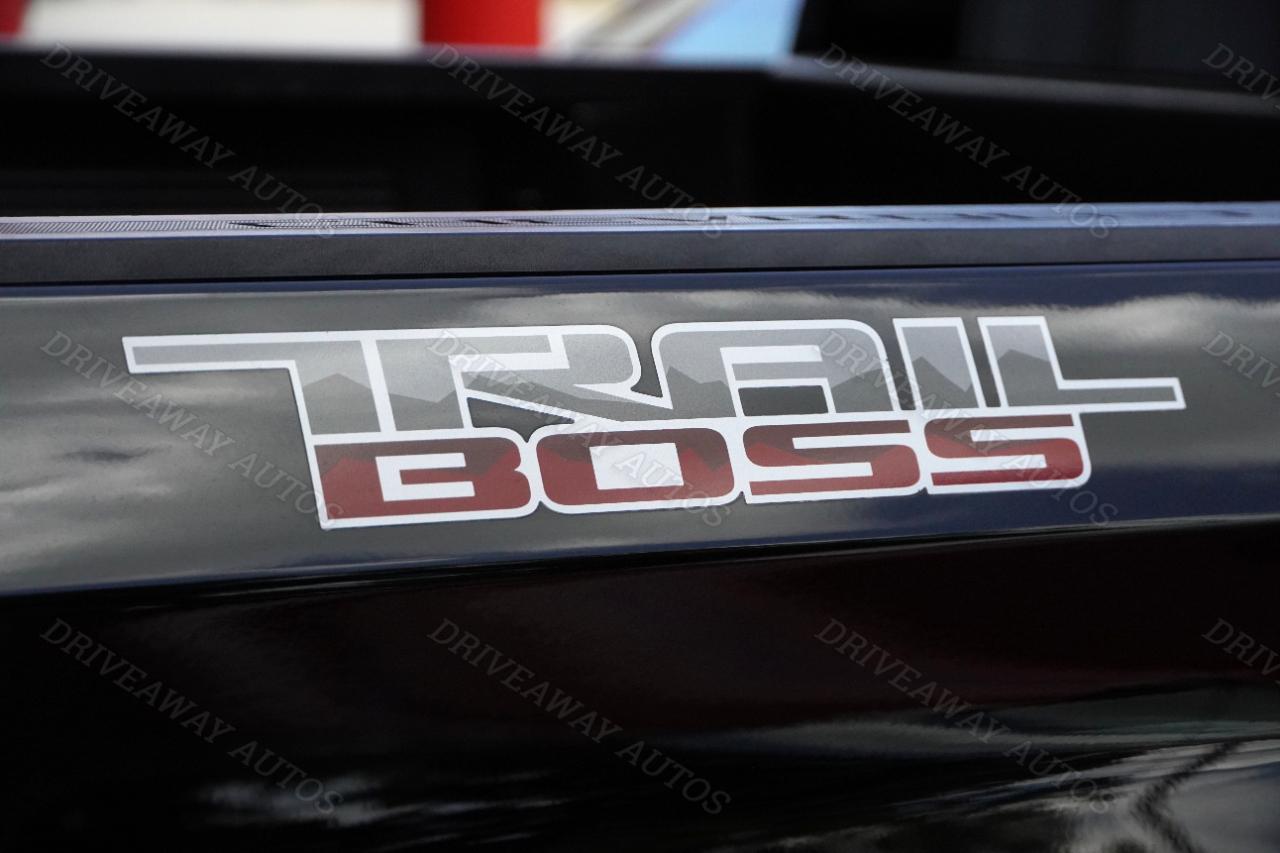 Chevrolet Silverado 1500 4WD Crew Cab 147" LT Trail Boss 2021