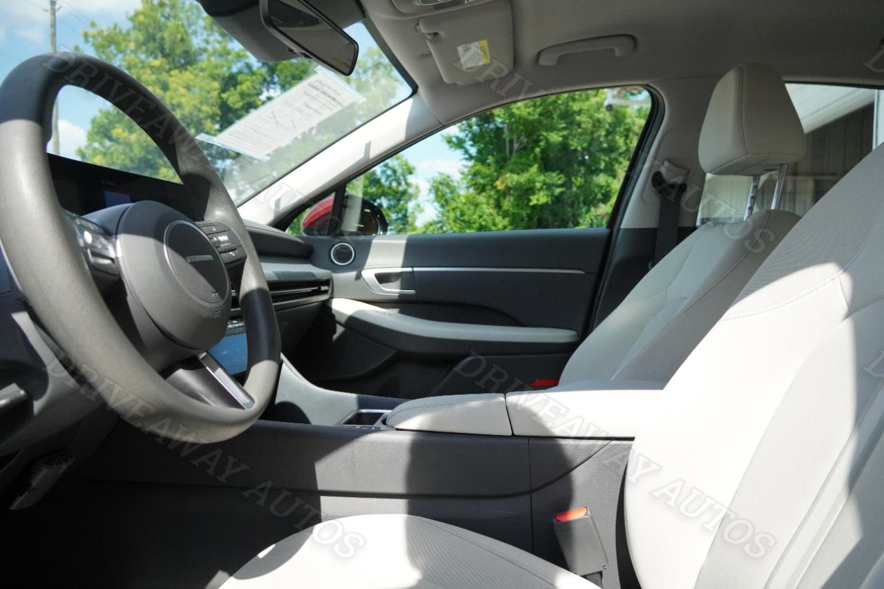 Hyundai Sonata SEL FWD 2025