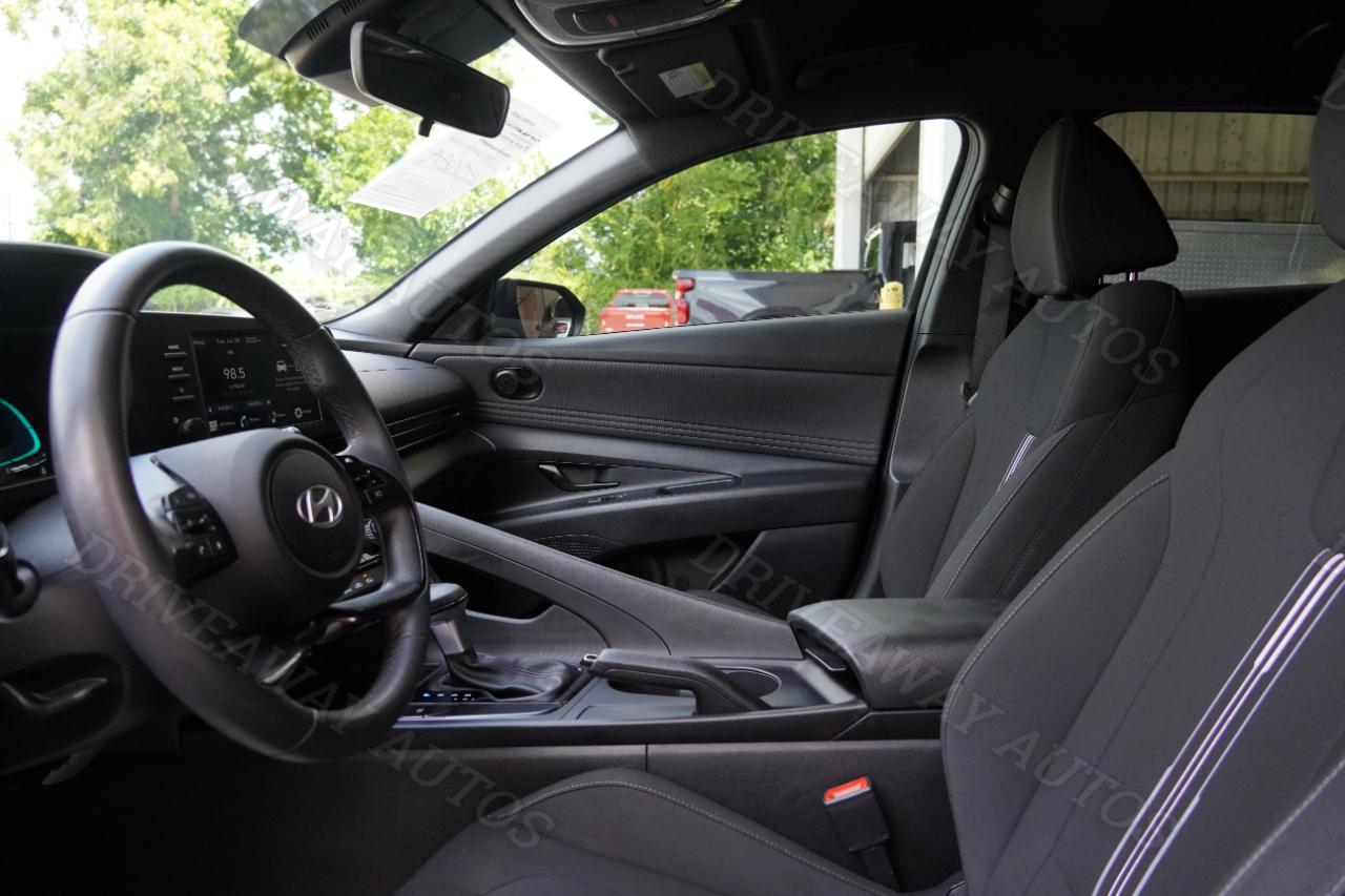 Hyundai Elantra SEL Sport IVT 2025