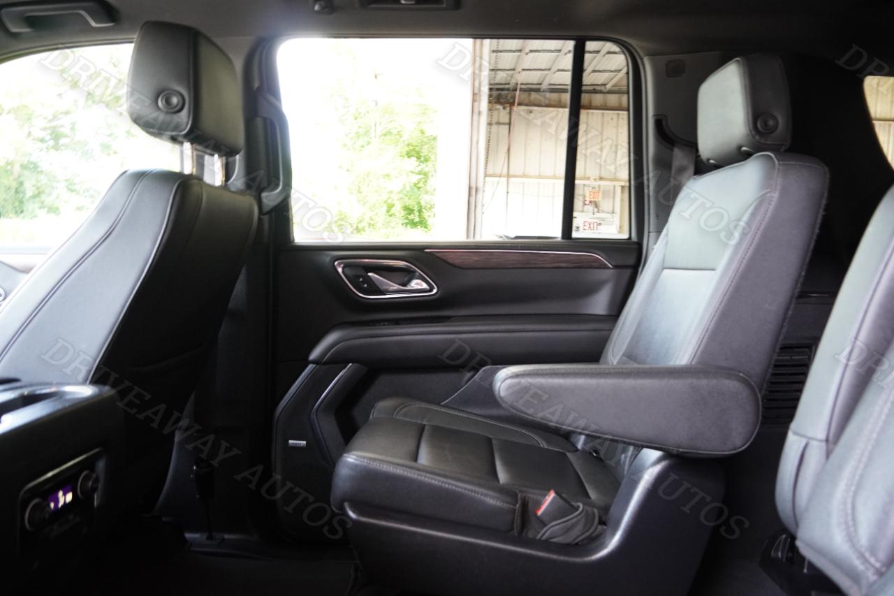 Chevrolet Suburban 4WD 4dr LT 2023