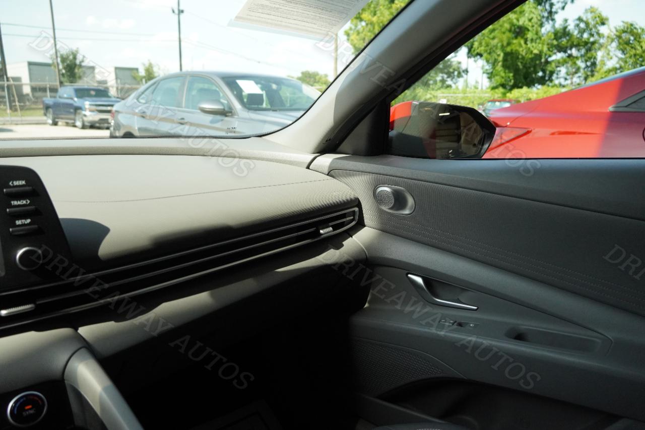 Hyundai Elantra SEL IVT 2023