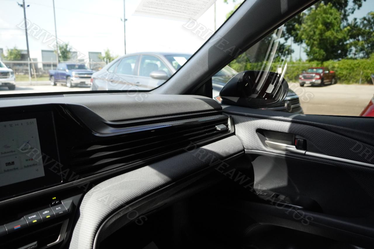 Toyota Camry XLE (Natl) 2025