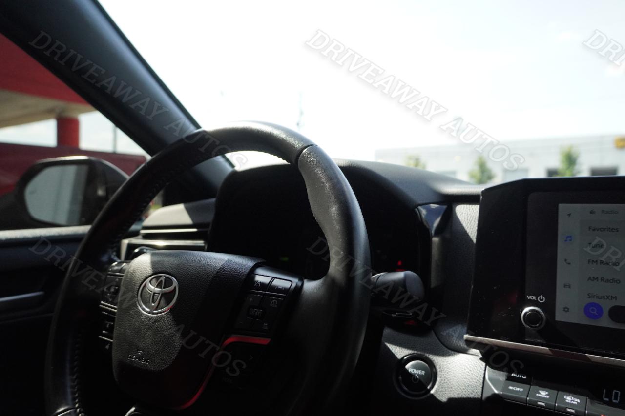 Toyota Camry XLE (Natl) 2025