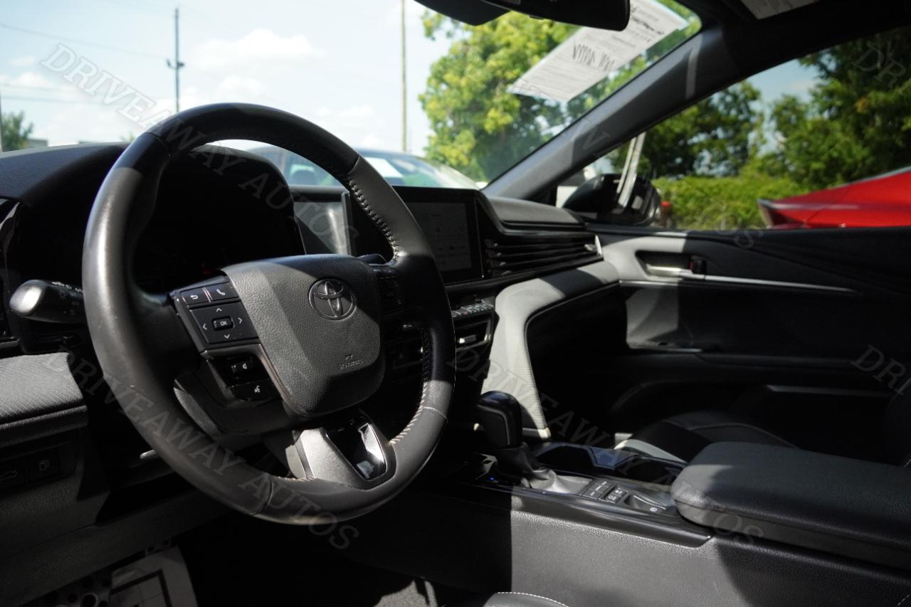 Toyota Camry XLE (Natl) 2025