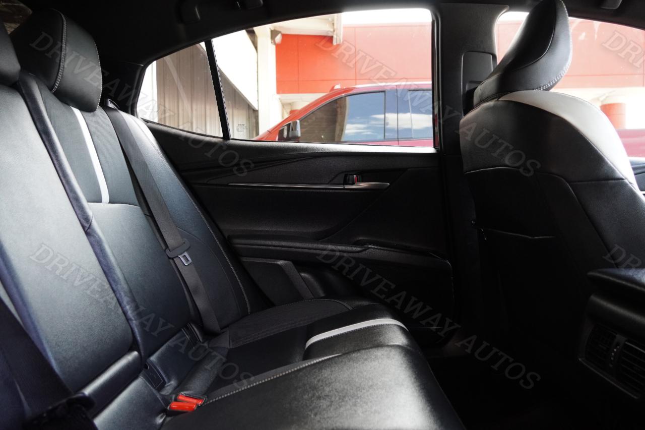 Toyota Camry XLE (Natl) 2025
