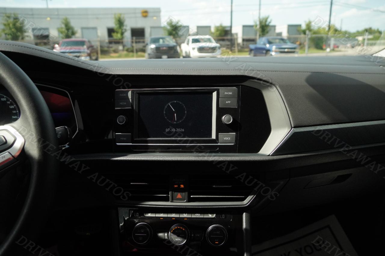 Volkswagen Jetta SE Auto 2023