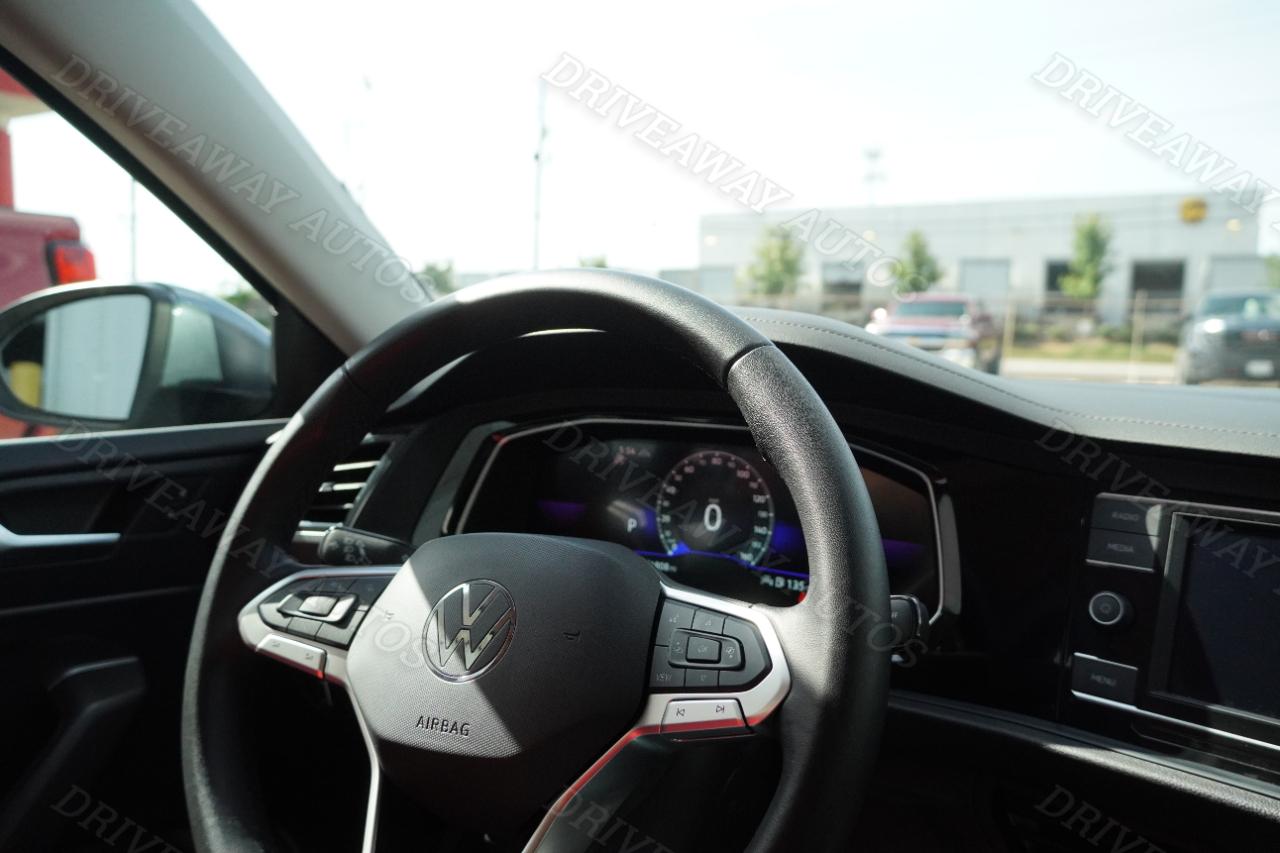 Volkswagen Jetta SE Auto 2023