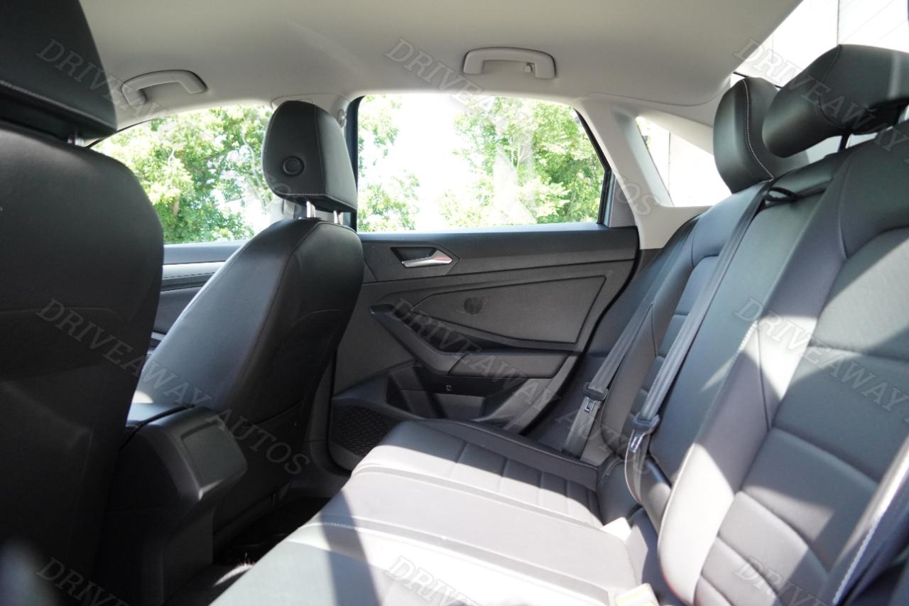Volkswagen Jetta SE Auto 2023