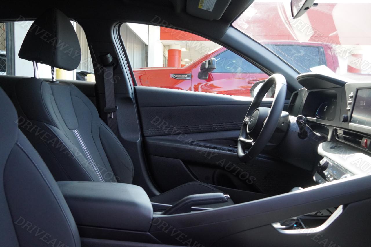 Hyundai Elantra SEL Sport IVT 2025