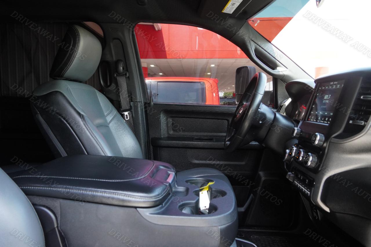 RAM 2500 Tradesman 4x4 Crew Cab 6'4" Box 2021