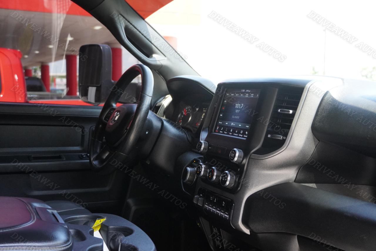 RAM 2500 Tradesman 4x4 Crew Cab 6'4" Box 2021