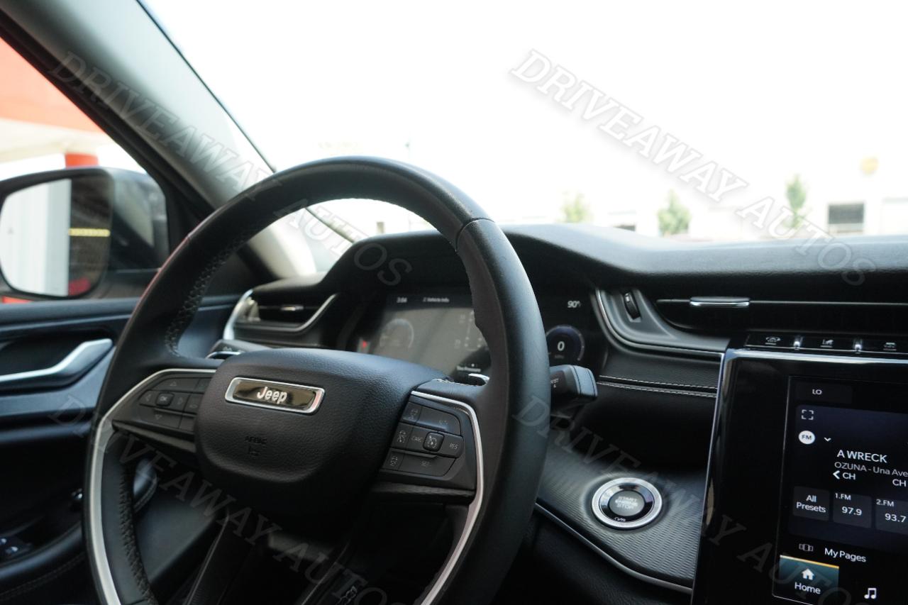 Jeep Grand Cherokee L Laredo 4x4 2023