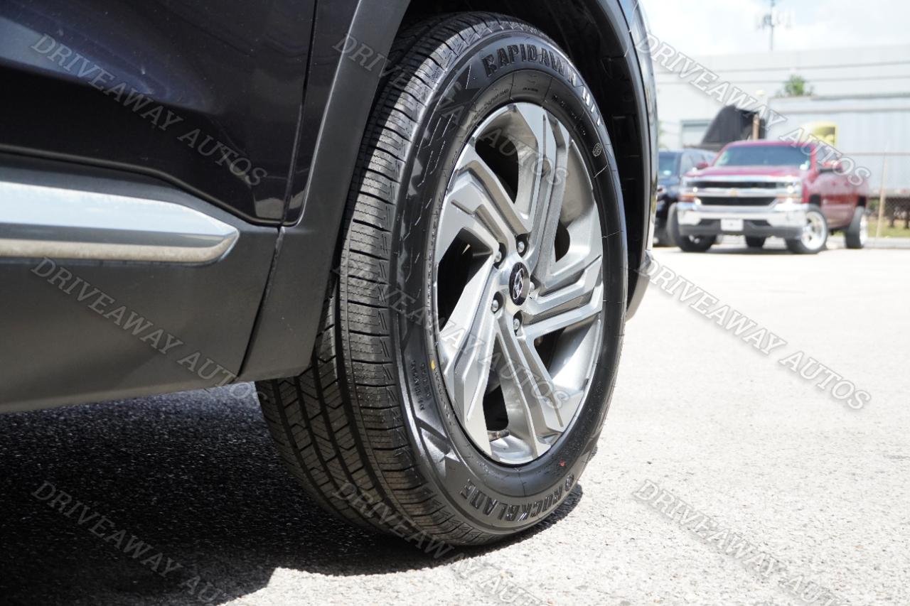 Hyundai Santa Fe SEL FWD 2023