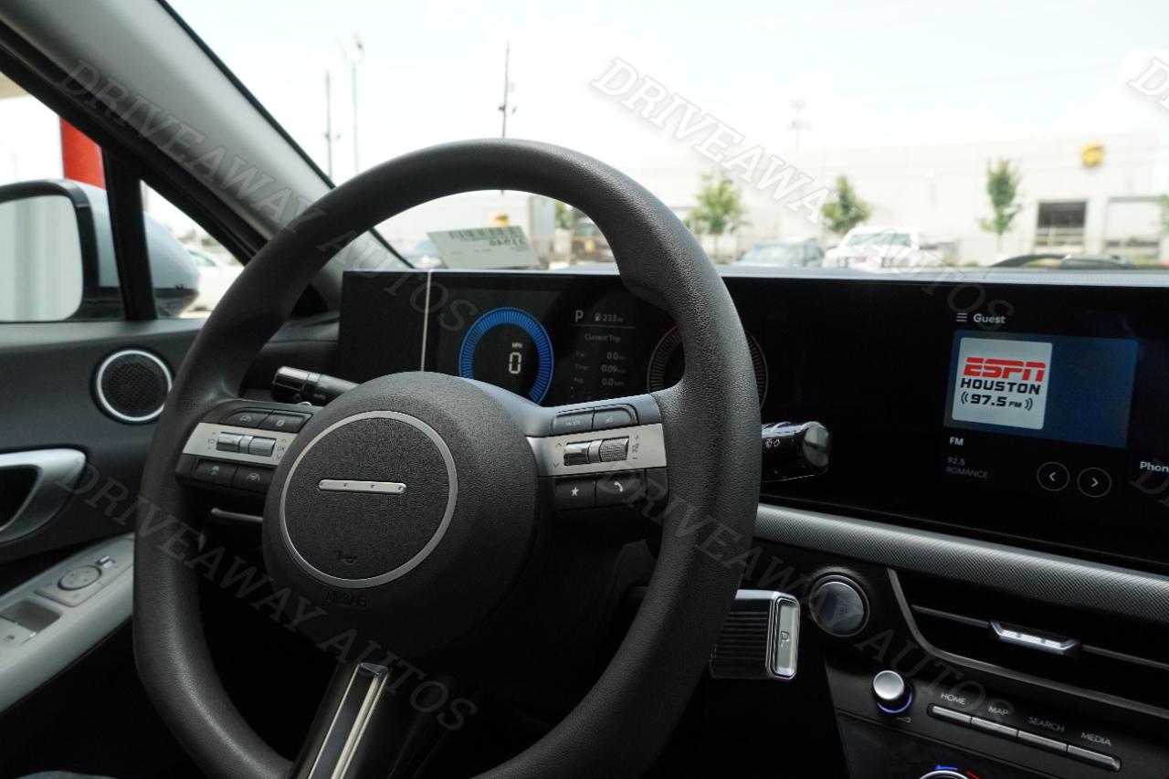 Hyundai Sonata SEL FWD 2025