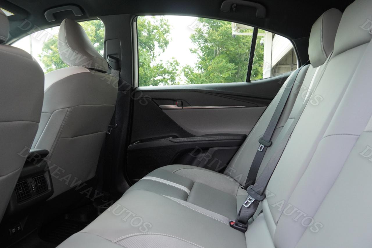 Toyota Camry XLE AWD (Natl) 2025