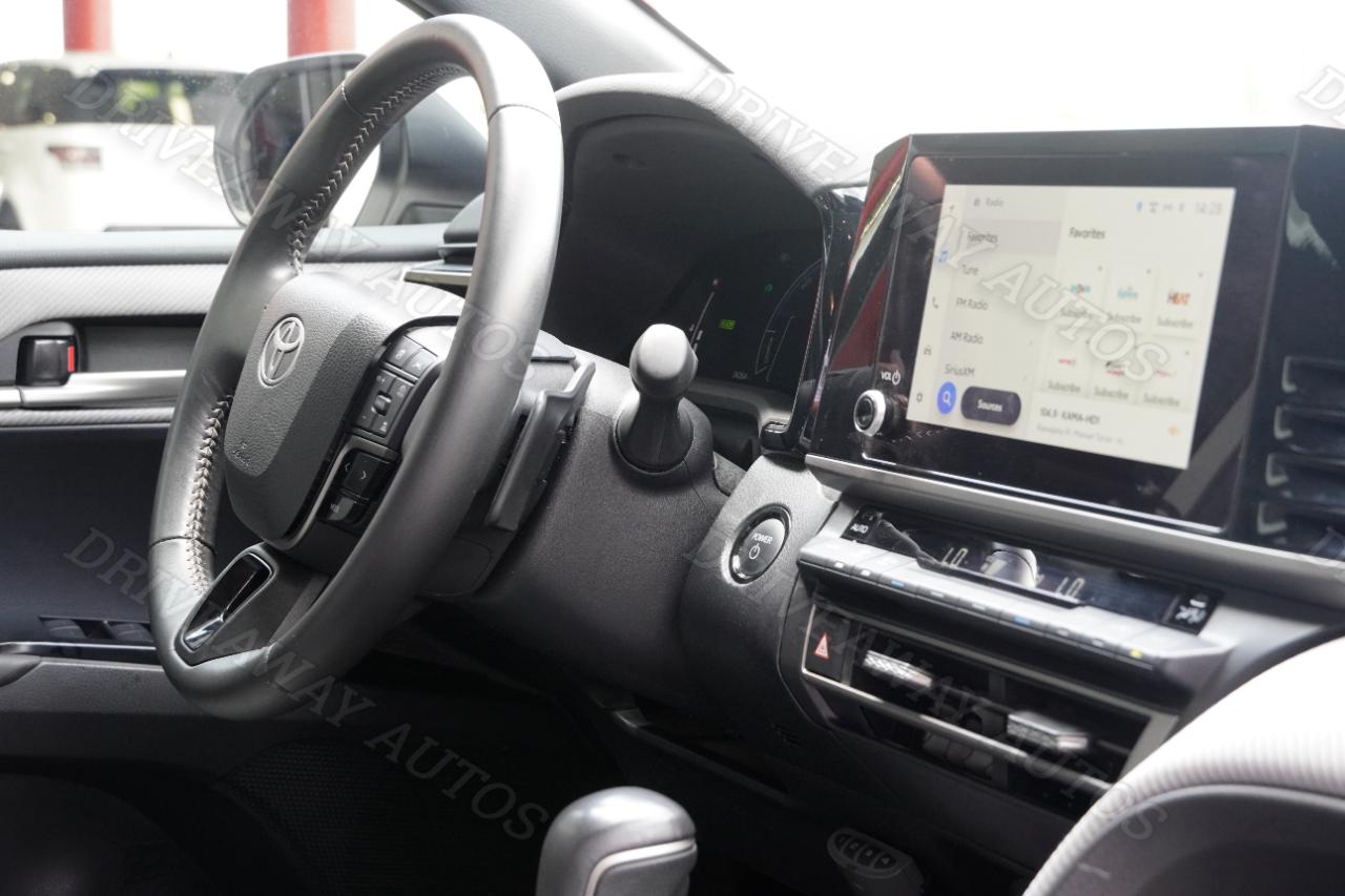Toyota Camry XLE AWD (Natl) 2025