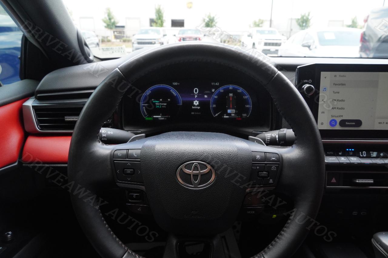 Toyota Camry XLE (Natl) 2025