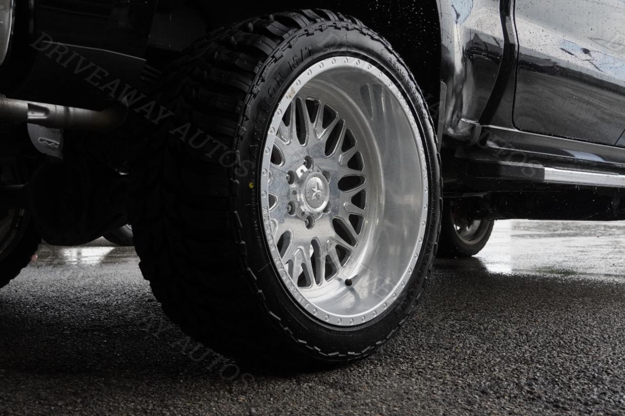 Chevrolet Silverado 1500 4WD Crew Cab 147" LTZ 2023