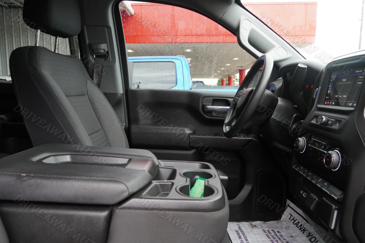 Chevrolet Silverado 1500 2WD Crew Cab 147" Custom 2023