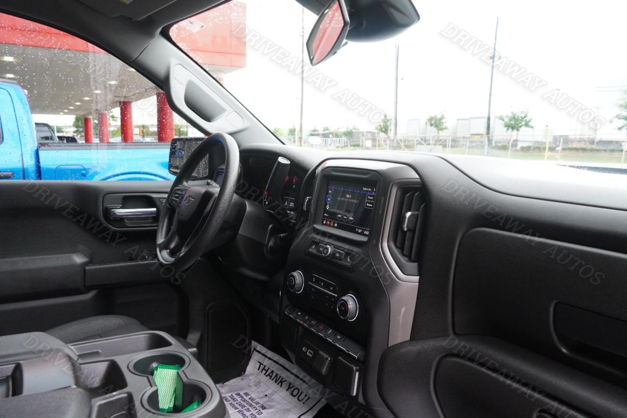 Chevrolet Silverado 1500 2WD Crew Cab 147" Custom 2023