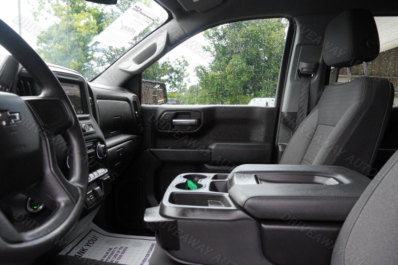 Chevrolet Silverado 1500 2WD Crew Cab 147" Custom 2023