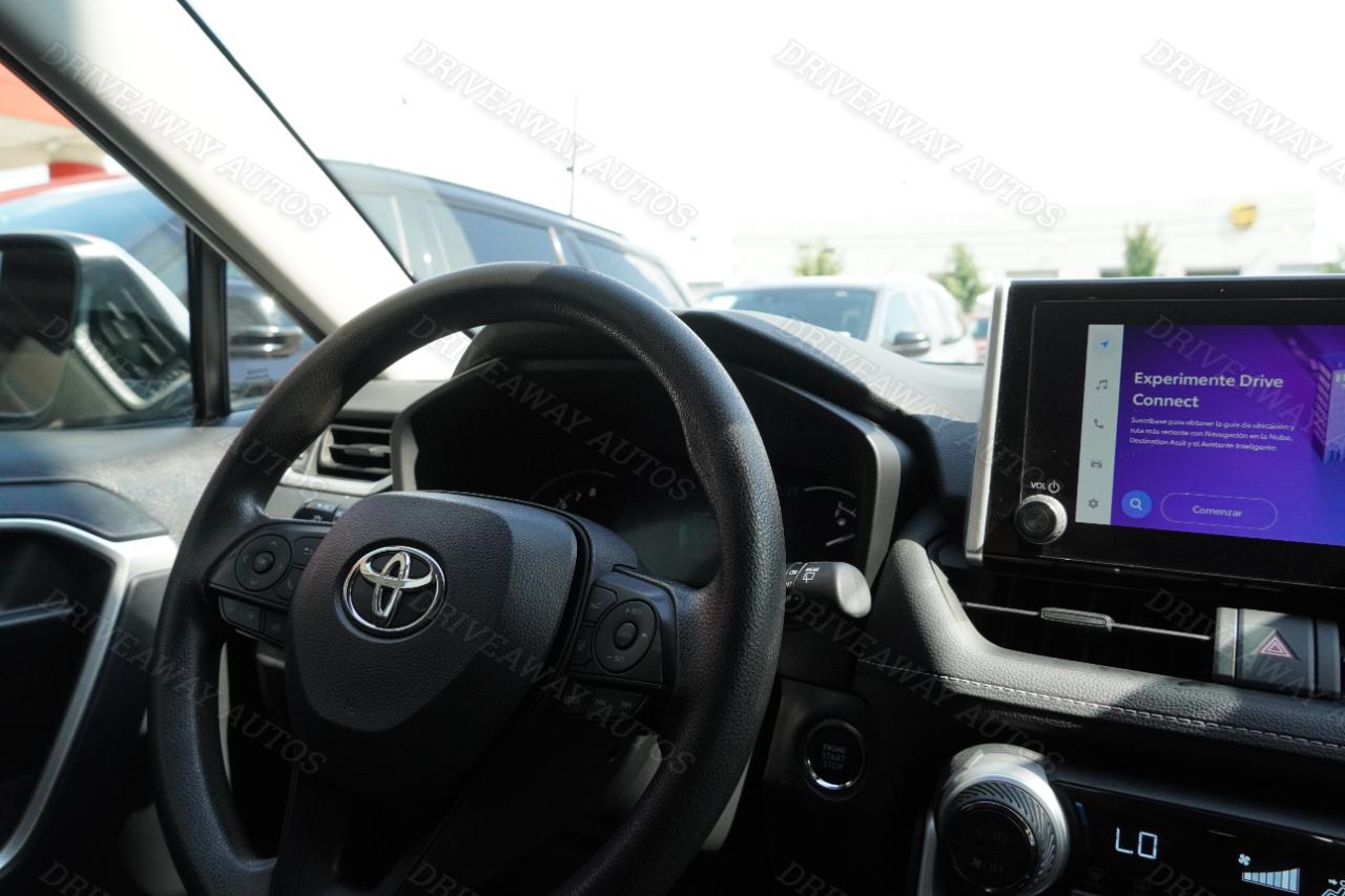 Toyota RAV4 XLE FWD (Natl) 2024