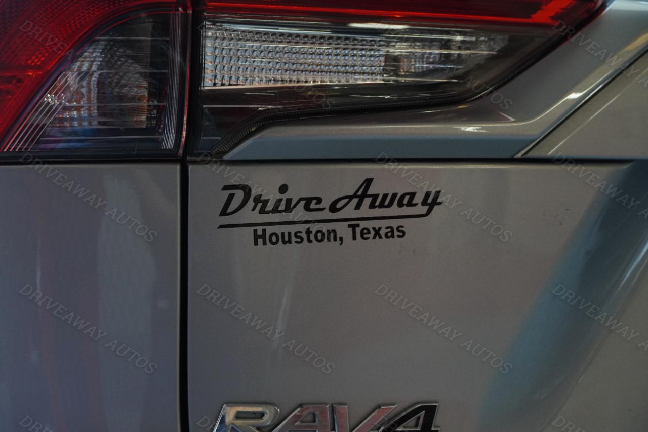 Toyota RAV4 XLE FWD (Natl) 2024
